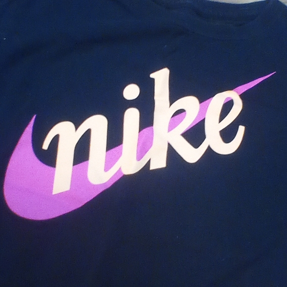 Nike brand t-shirt - Picture 4 of 4